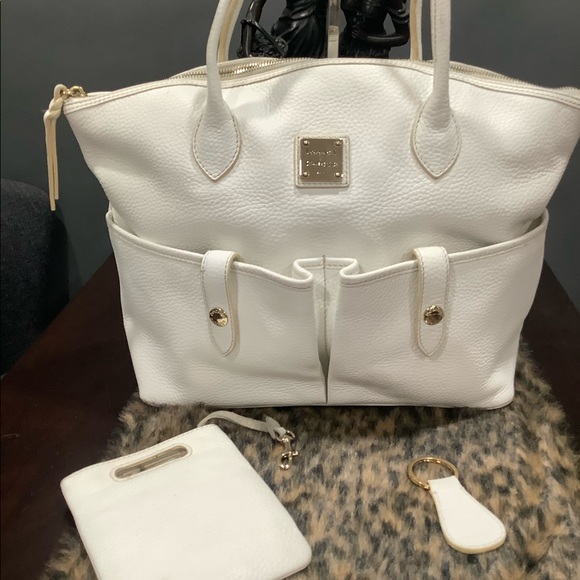 Dooney & Bourke Handbags - ❌⭕️❌SOLD⭕️❌⭕️DOONEY AND BOURKE LEATHER BAG & POUCH & KEYCHAIN